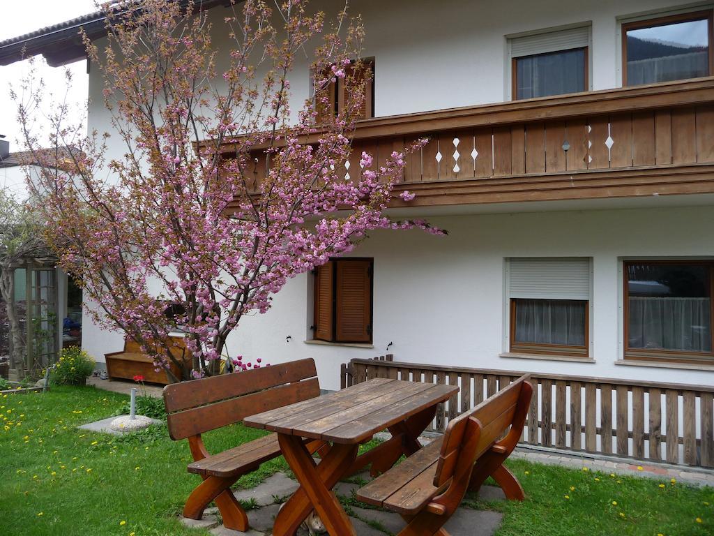 Apartments Ferdigg San Lorenzo di Sebato Δωμάτιο φωτογραφία